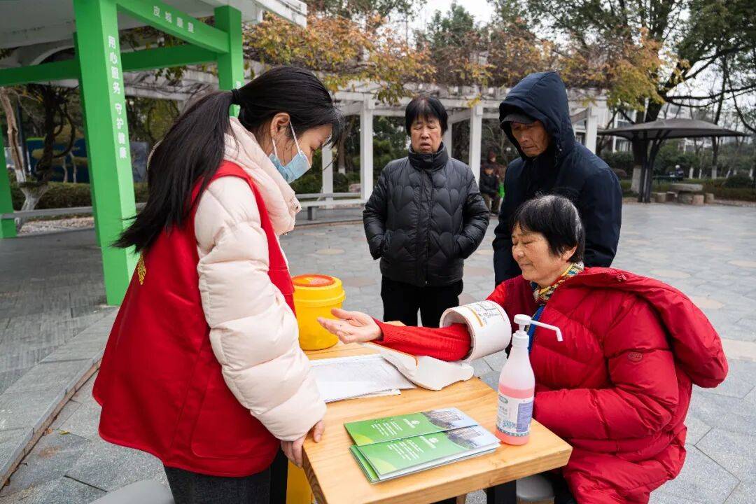 漂亮绿色小屋已有2000多人去过pg电子试玩平台海宁洛塘河边出现(图2)